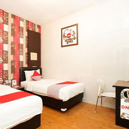 Oyo 425 Mojokerto Guesthouse Zewnętrze zdjęcie