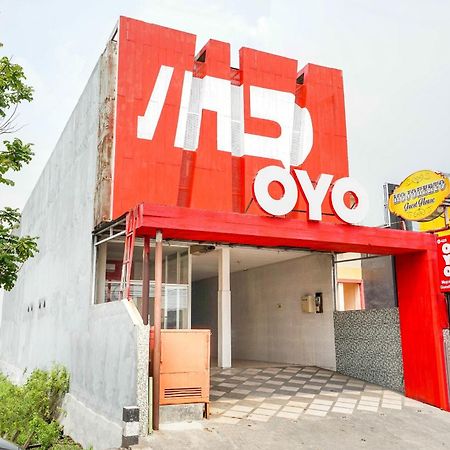 Oyo 425 Mojokerto Guesthouse Zewnętrze zdjęcie