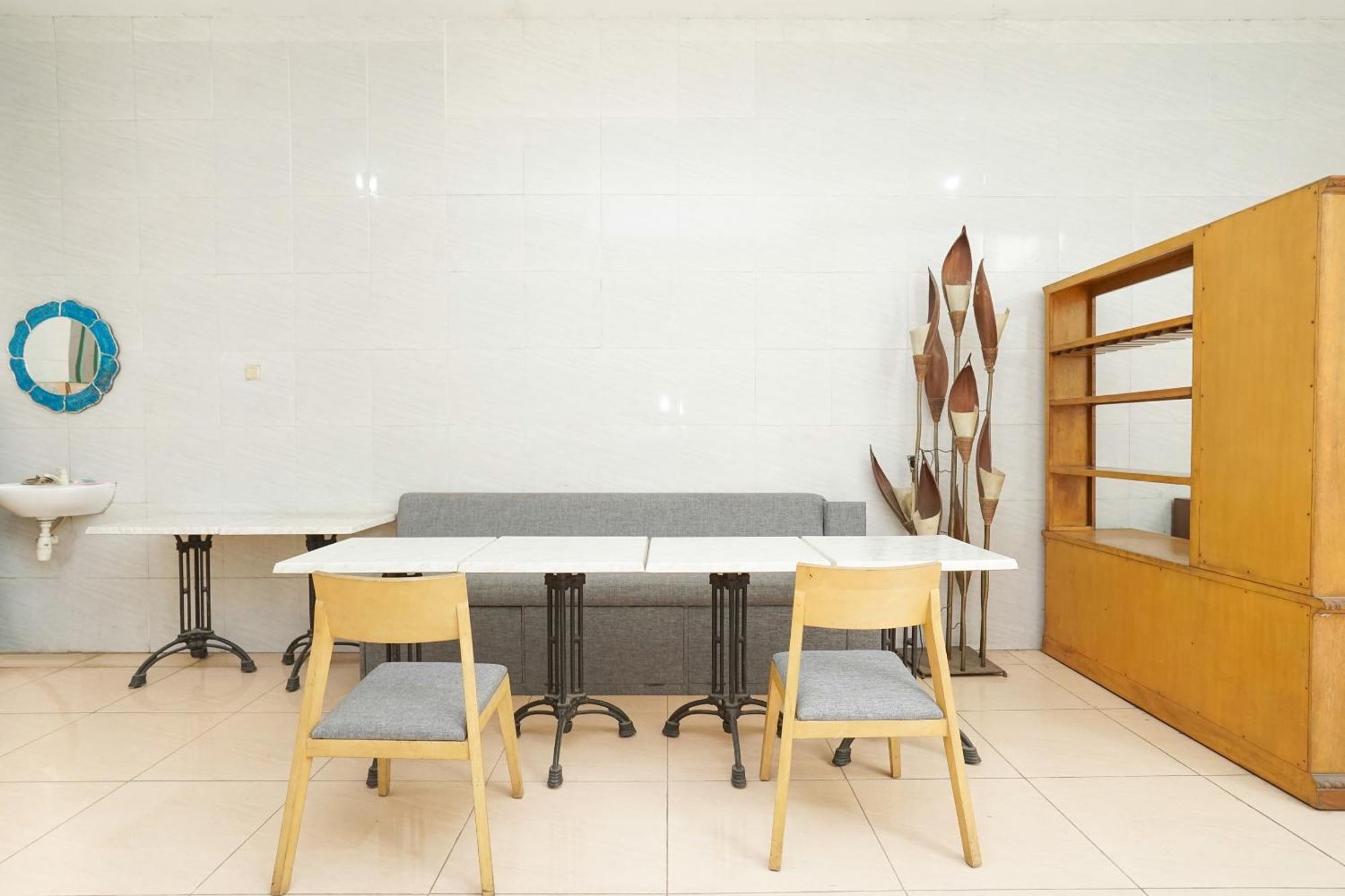 Oyo 425 Mojokerto Guesthouse Zewnętrze zdjęcie
