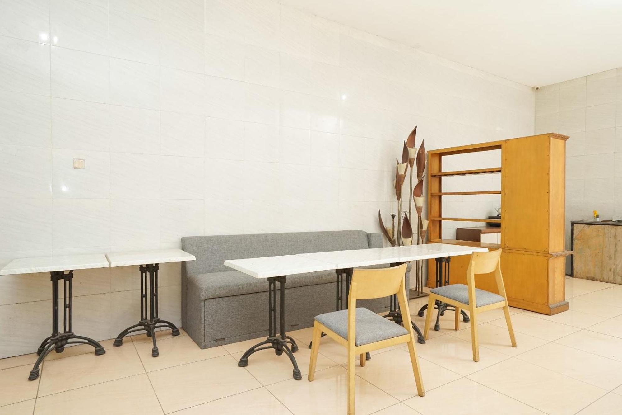 Oyo 425 Mojokerto Guesthouse Zewnętrze zdjęcie